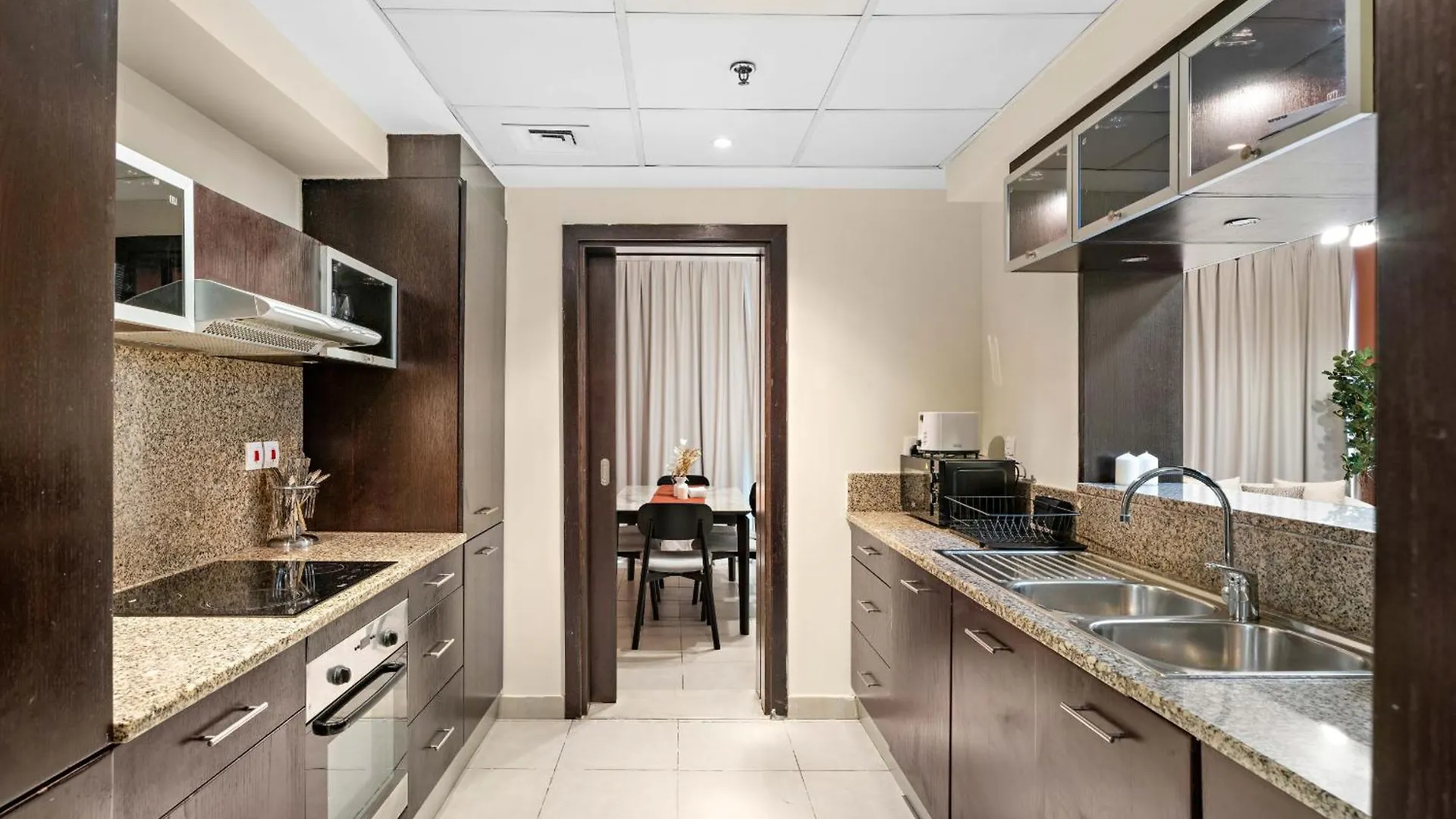 Stylish & Lively 1Bdr In Marina Quay Apartment Dubai