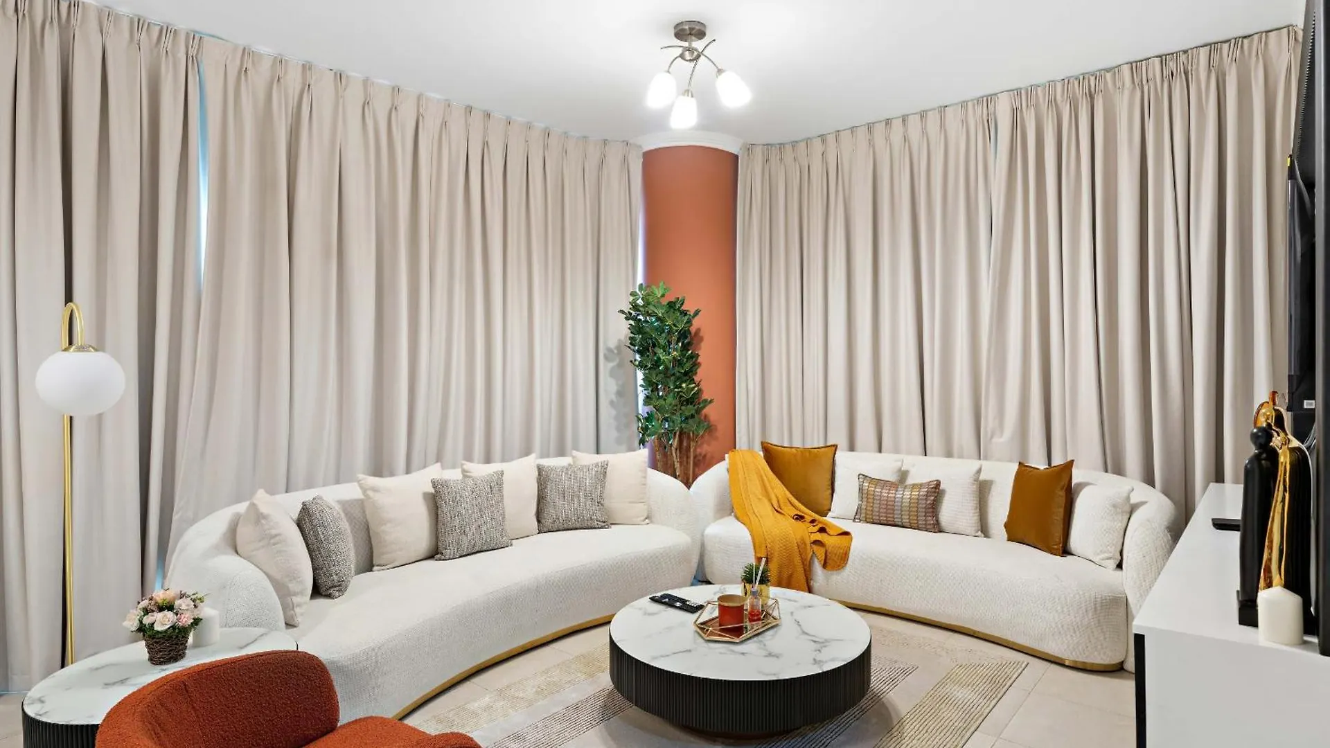 Stylish & Lively 1Bdr In Marina Quay Apartment Dubai